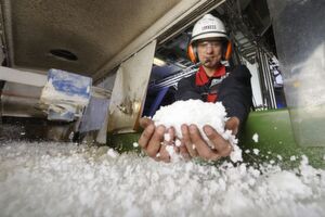 Rubber flakes at Lanxess' EPDM synthetic rubber production at Geleen/The Netherlands. (Picture: Lanxess)