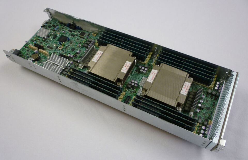 Es gibt zwei Blade-Modelle: Sie basieren auf der Prozessorfamilie Intel Xeon E5 sowie mehrere FDR-Netzwerkoptionen. (Bild: SGI) Es gibt zwei Blade-Modelle: Sie basieren auf der Prozessorfamilie Intel Xeon E5 sowie mehrere FDR-Netzwerkoptionen. (Bild: SGI)
