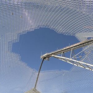 The Geometrica storage dome was erected without interrupting the stockpiling operation. (Picture: Geometrica)