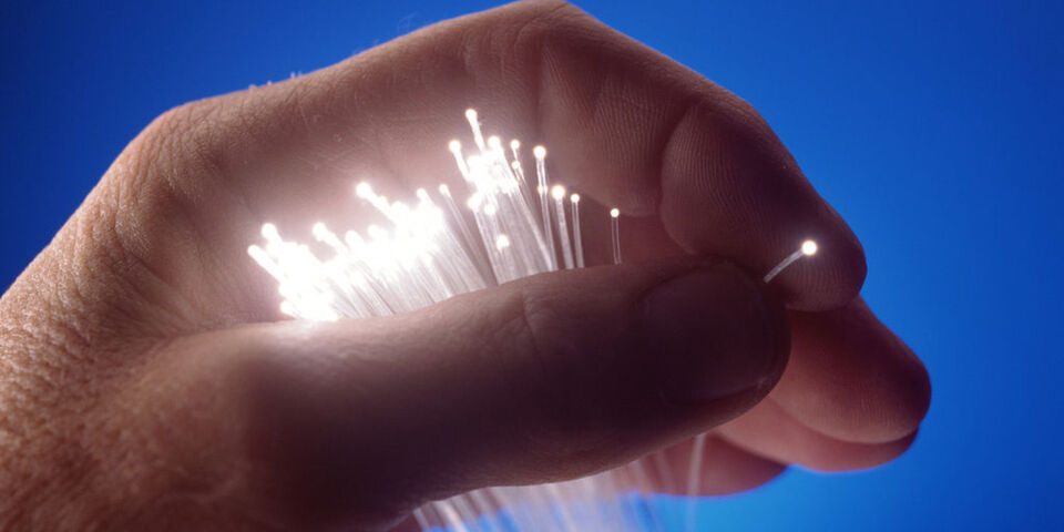 Ethernet-Point-to-Point (EPtP) oder Passive Optical Network (PON) – welche ist die bessere optische Zugangstechnik? Ethernet-Point-to-Point (EPtP) oder Passive Optical Network (PON) – welche ist die bessere optische Zugangstechnik?