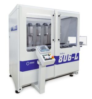UniBore 806-L mit sechs Bearbeitungsstationen für hohe und prozesssichere Serienfertigungen in höchster Präzision. (Bild: Microcut Ltd.)