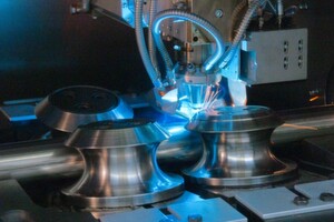 Die Multifunktions-Rohrschweißanlage beruht auf einem hochmodularen Maschinenkonzept. Die gleiche Anlage kann sowohl klassische Rundrohre als auch komplexe, geschweißte Profile herstellen. (Bild: Dreistern)