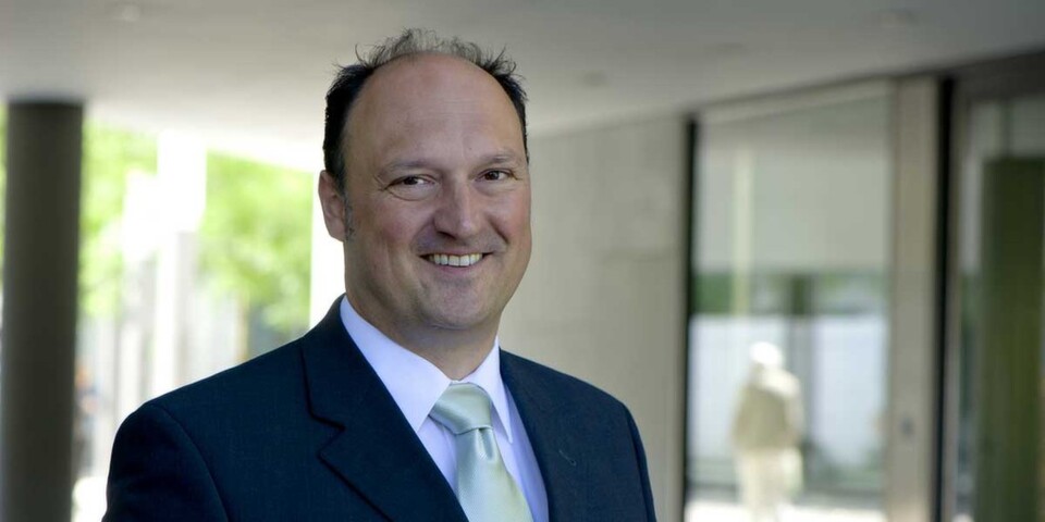 Der Autor: Ernst Hutsteiner ist SE Manager D/A/CH, AvePoint Deutschland GmbH Der Autor: Ernst Hutsteiner ist SE Manager D/A/CH, AvePoint Deutschland GmbH
