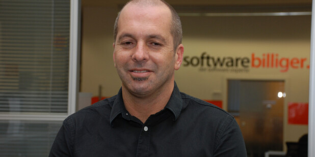 Elmar Ewaldt, Geschäftsführer TYR Holding, wehrt sich gegen dem Vorwurf von Microsoft, dass Softwarebilliger.de gefälschte Software verkauft. Elmar Ewaldt, Geschäftsführer TYR Holding, wehrt sich gegen dem Vorwurf von Microsoft, dass Softwarebilliger.de gefälschte Software verkauft.