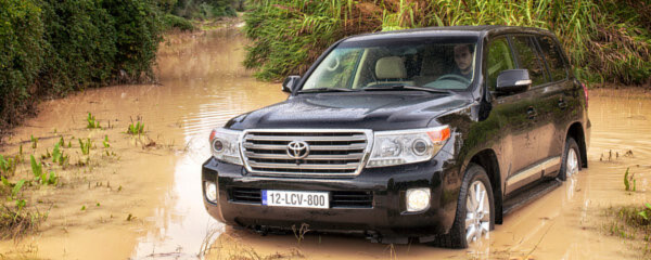 Elegant durch den Schlamm: Toyota hat den Land Cruiser zu seinem 50. Geburtstag grundlegend überarbeitet. (Toyota)