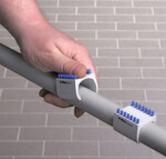 Das Mink-Guard-System wird einfach auf Rohre mit 28 mm Durchmesser aufgeklipst. 