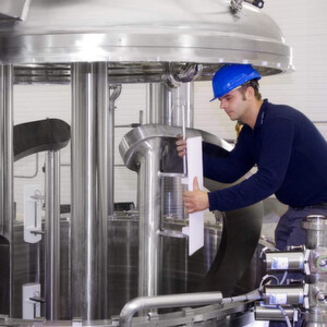 Ekato's new SRC 10.000 combines proven stirrer and homogenizer technology for life science batch productions of up to 12 tons.