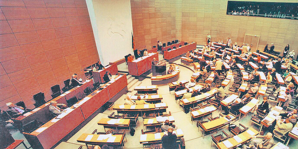 Staatssekretärin Sandra von Klaeden wird in Zukunft auch den Landtag über eGovernment informieren Staatssekretärin Sandra von Klaeden wird in Zukunft auch den Landtag über eGovernment informieren