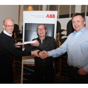 Handover of mine hoist contract. Ulf Hartman, Boliden (center), Kjell Carlsten, ABB Regional Sales Responsible (left), and Kjell Svahn, ABB Account Manager for Boliden (right). Handover of mine hoist contract. Ulf Hartman, Boliden (center), Kjell Carlsten, ABB Regional Sales Responsible (left), and Kjell Svahn, ABB Account Manager for Boliden (right).