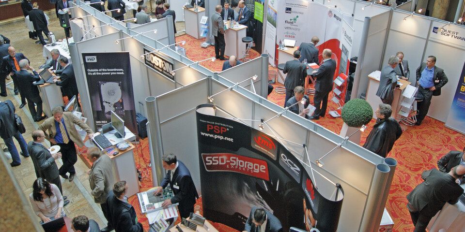 Knapp 900 Teilnehmer besuchten die STORAGE & DATAMANAGEMENT Technology Solution Days 2012. Knapp 900 Teilnehmer besuchten die STORAGE & DATAMANAGEMENT Technology Solution Days 2012.