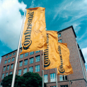 Continental erzielte in den ersten drei Monaten des Jahres 2012 das beste Quartal der Firmengeschichte. Continental erzielte in den ersten drei Monaten des Jahres 2012 das beste Quartal der Firmengeschichte.