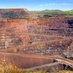 Cliffs Natural Resources' Board of Directors approved advancing its proposed chromite project, located in the Ring of Fire area of Northern Ontario, Canada.