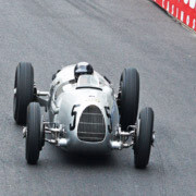 Jacky Ickx im Auto Union Typ C von 1936.
