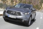 Dezent überarbeitet: Die Preise des neuen Infiniti FX starten unverändert bei 57.350 Euro für den 3,0-LIter-Diesel mit 175 kW/238 PS.
