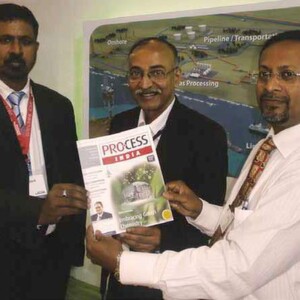 Chief Editor of PROCESS India, PK Chatterjee (Centre) presents an issue of the PROCESS magazine to Rockwell Automation’s Abanibhusan Bera (Right), Industry Sales Manager – O&G ISA 84 SFS (Safety Specialist) and Ramesha D, General Manager, Industry Verticals (Left). Chief Editor of PROCESS India, PK Chatterjee (Centre) presents an issue of the PROCESS magazine to Rockwell Automation’s Abanibhusan Bera (Right), Industry Sales Manager – O&G ISA 84 SFS (Safety Specialist) and Ramesha D, General Manager, Industry Verticals (Left).