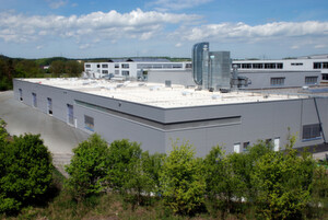 Bertrandt hat sein Technikum räumlich wie thematisch erweitert. In der auf 10.000 m² gewachsenen Halle, befindet sich unter anderen ein Entwicklungsbereich für Prototypen-Motoren sowie ein Batterietestzentrum.