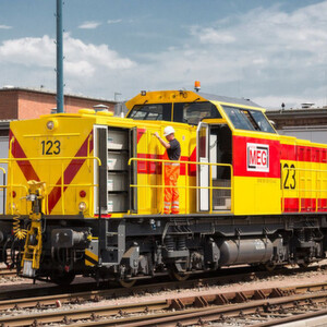 Die Hybridtechnik von Alstom ist in allen Rangierdienstbereichen einsetzbar. Maximal leistet die Lok 600 kW.