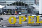 Das Autozentrum West in der Kölner Oskar-Jäger-Straße ist nach dem Umbau wiedereröffnet worden.