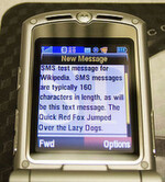 Die erste Kurzmitteilung des Short Message Service wurde am 3. Dezember 1992 (mit dem Text »Merry Christmas«) von einem PC an ein Mobiltelefon im britischen Vodafone-Netz gesendet. Dies war etwa ein Jahr nach der Einführung des GSM-Standards für Mobiltelefone in Europa.