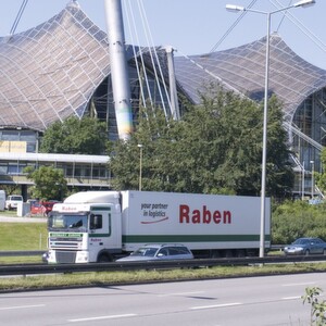 Als Mitglied der System Alliance, eines Netzwerks für Distributions- und Beschaffungslogistik im Stückgutbereich, verfügt Raben Logistics Germany über acht eigene Niederlassungen in Deutschland. Als Mitglied der System Alliance, eines Netzwerks für Distributions- und Beschaffungslogistik im Stückgutbereich, verfügt Raben Logistics Germany über acht eigene Niederlassungen in Deutschland.