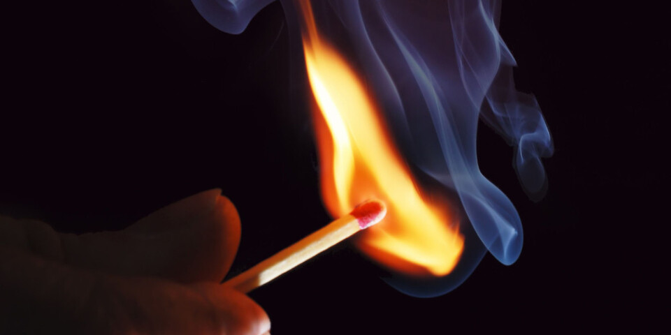 Unternehmen spielen mit dem Feuer, wenn sie ihren Mitarbeitern zu viele Freiheiten gewähren. Gerade hinsichtlich BYOD-Gepflogenheiten sollten klare Regeln aufgestellt werden. Unternehmen spielen mit dem Feuer, wenn sie ihren Mitarbeitern zu viele Freiheiten gewähren. Gerade hinsichtlich BYOD-Gepflogenheiten sollten klare Regeln aufgestellt werden.