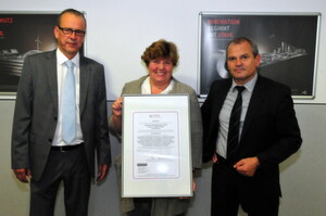 Mit der Zertifikatsübergabe wurde das Energiemanagement nach ISO 50001:2011 bei den Deutschen Edelstahlwerken bestätigt. Mit der Zertifikatsübergabe wurde das Energiemanagement nach ISO 50001:2011 bei den Deutschen Edelstahlwerken bestätigt.