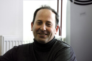 Yuval Amir: «En utilisant des méthodes de production appropriées, il est possible en Suisse aussi de fabriquer des pièces simples, en grande quantité et à des prix concurrentiels.»