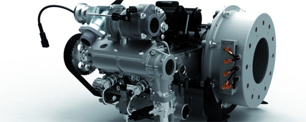 Auf Basis des M1-Monoblock-Designs entwickelt Steyr seinen 2-Zylinder-Biodiesel-Range-Extender. Mit 68 Zentimetern Länge soll er laut dem Unternehmen der kleinste Motor in dieser Leistungsklasse sein. Auf Basis des M1-Monoblock-Designs entwickelt Steyr seinen 2-Zylinder-Biodiesel-Range-Extender. Mit 68 Zentimetern Länge soll er laut dem Unternehmen der kleinste Motor in dieser Leistungsklasse sein.