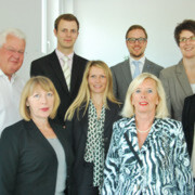 Die Jury für den Women’s und den Junior Award: (von li.) Joachim von Maltzan (»kfz-betrieb«), Silvia Lulei (»Gebrauchtwagen Praxis«), Christoph Zang, Frauke Baltruschat (beide Shell Deutschland Schmierstoff), Marion Johl (Santander Consumer Bank), Philipp Kroschke und Andrea Hansen (beide Christoph Kroschke). Die Jury für den Women’s und den Junior Award: (von li.) Joachim von Maltzan (»kfz-betrieb«), Silvia Lulei (»Gebrauchtwagen Praxis«), Christoph Zang, Frauke Baltruschat (beide Shell Deutschland Schmierstoff), Marion Johl (Santander Consumer Bank), Philipp Kroschke und Andrea Hansen (beide Christoph Kroschke).