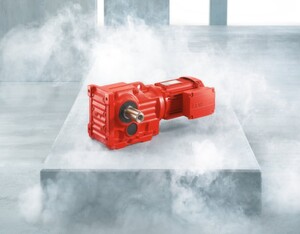 Der Betrieb von Maschinen und Anlagen in gefährdeten Bereichen erfordert besondere Schutzmaßnahmen. Motoren und Getriebe von SEW-Eurodrive erfüllen die Anforderungen an Betriebsmittel zum Einsatz in explosionsgefährdeten Bereichen gemäß Atex (Europa), IECEx (International) und HazLoc-NA (Nordamerika). Die Zertifizierung nach diesen Normen prädestiniert sie für den weltweiten Einsatz. Der Betrieb von Maschinen und Anlagen in gefährdeten Bereichen erfordert besondere Schutzmaßnahmen. Motoren und Getriebe von SEW-Eurodrive erfüllen die Anforderungen an Betriebsmittel zum Einsatz in explosionsgefährdeten Bereichen gemäß Atex (Europa), IECEx (International) und HazLoc-NA (Nordamerika). Die Zertifizierung nach diesen Normen prädestiniert sie für den weltweiten Einsatz.