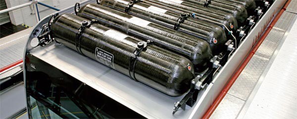 Das Omnibusdach dient als Plattform für die Wasserstofftechnik. Im Bild: das Wasserstoff-Tanksystem. Das Omnibusdach dient als Plattform für die Wasserstofftechnik. Im Bild: das Wasserstoff-Tanksystem.