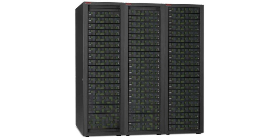 Die Unified Storage Platform HUS VM (Hitachi Unified Storage VM) ist zwischen der Hitachi-Unified-Storage-100-Familie und der Hitachi Virtual Storage Platform (VSP) angesiedelt. Die Unified Storage Platform HUS VM (Hitachi Unified Storage VM) ist zwischen der Hitachi-Unified-Storage-100-Familie und der Hitachi Virtual Storage Platform (VSP) angesiedelt.