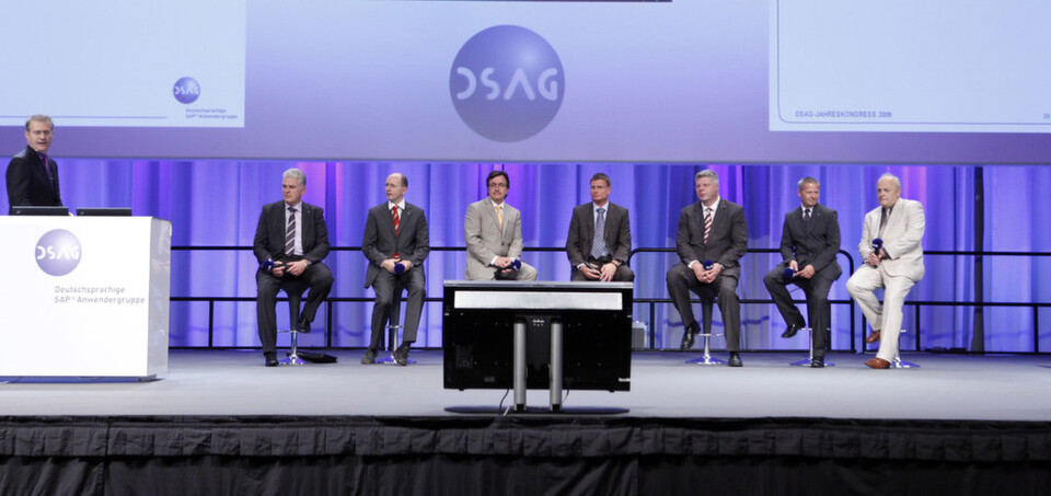 Keynote des 13. DSAG Jahreskongress 2012 in Bremen: Rund 4.000 Besucher folgten der Einladung mit reichhaltigem Programm: 300 Vorträge in 52 Themensitzungen und 175 Partner auf einer Ausstellungsfläche von 14.600 Quadratmetern. Keynote des 13. DSAG Jahreskongress 2012 in Bremen: Rund 4.000 Besucher folgten der Einladung mit reichhaltigem Programm: 300 Vorträge in 52 Themensitzungen und 175 Partner auf einer Ausstellungsfläche von 14.600 Quadratmetern.