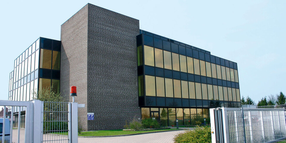 Geschäftssitz der Grass-Merkur GmbH & Co. KG in Hannover-Anderten. Mit Actifio PAS kann das Unternehmen seinen Kunden eine neuartige Lösung zur Optimierung der Backup- und Recovery-Verfahren bieten. Geschäftssitz der Grass-Merkur GmbH & Co. KG in Hannover-Anderten. Mit Actifio PAS kann das Unternehmen seinen Kunden eine neuartige Lösung zur Optimierung der Backup- und Recovery-Verfahren bieten.
