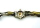 Armbanduhren aus Metallpulver mit besonderen Oberflächen