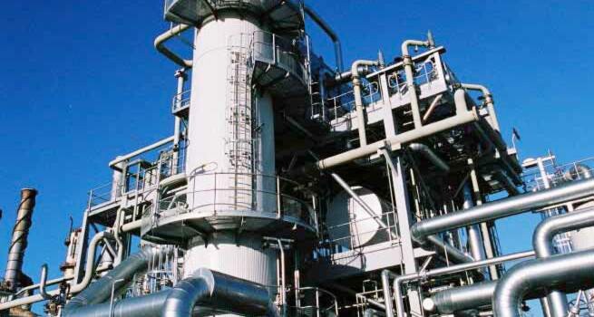 Controlling process parameters is vital to satisfactory operation of critical fractionators Controlling process parameters is vital to satisfactory operation of critical fractionators