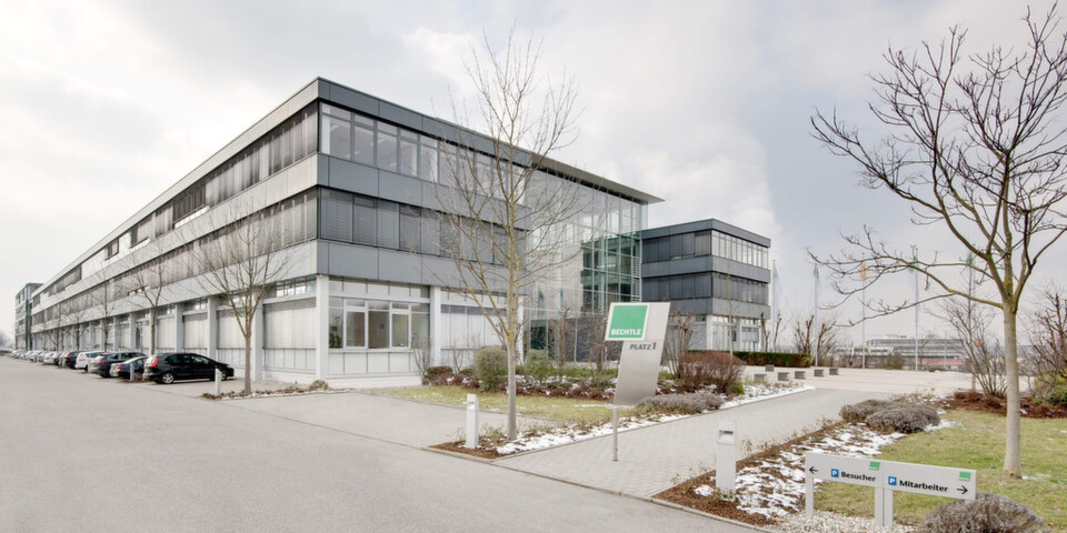 Die Konzernzentrale von Bechtle befindet sich in Neckarsulm, am Bechtle Platz 1. Die Konzernzentrale von Bechtle befindet sich in Neckarsulm, am Bechtle Platz 1.