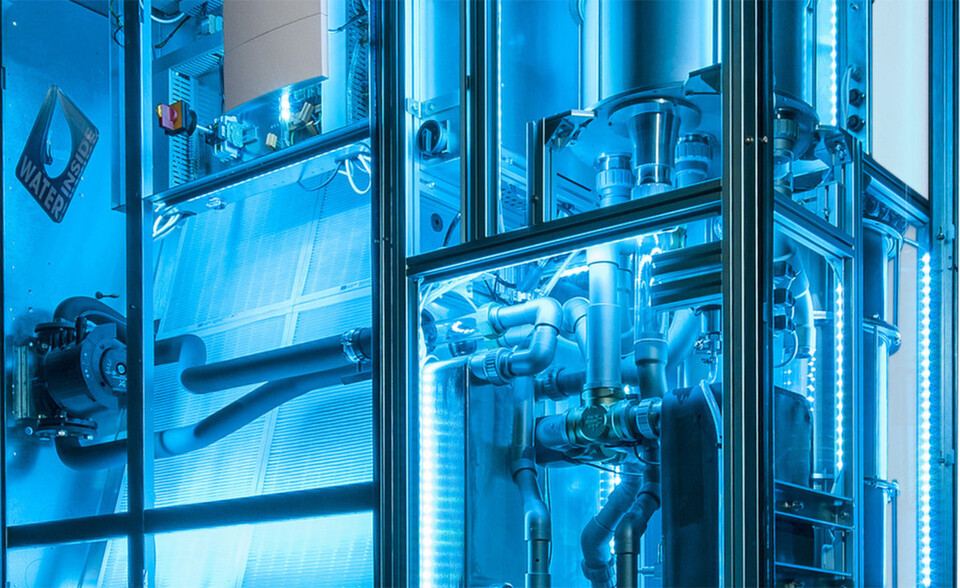 Geräte der Stulz Cyber-Blue-Serie, die per Direktverdampfung von Wasser Kühlung für Rechenzentren liefern. sollen eine Kälteleistung von je 45 Kilowatt besitzen. Geräte der Stulz Cyber-Blue-Serie, die per Direktverdampfung von Wasser Kühlung für Rechenzentren liefern. sollen eine Kälteleistung von je 45 Kilowatt besitzen.