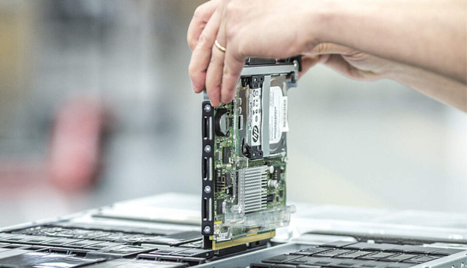 Mit HP-Moonshot wird der Server wird zur Steckkarte. Mit HP-Moonshot wird der Server wird zur Steckkarte.