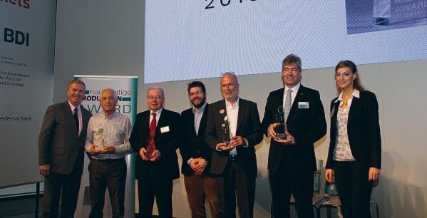 Vertreter der Unternehmen Dürr, Schäfer MWN, Berghoff und Micro Impact Mill nahmen die Nachhaltige Produktion Awards entgegen. Vertreter der Unternehmen Dürr, Schäfer MWN, Berghoff und Micro Impact Mill nahmen die Nachhaltige Produktion Awards entgegen.