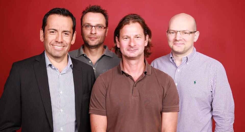 Die neuen bei Action IT (vorne, v.l.): Fernando Ordonez, Marcus Mintrop und Patrick Vogt mit Geschäftsführer Gernot Sonnek (hinten). Die neuen bei Action IT (vorne, v.l.): Fernando Ordonez, Marcus Mintrop und Patrick Vogt mit Geschäftsführer Gernot Sonnek (hinten).