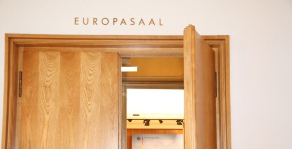 German Healthcare Export Group und Spectaris haben in den Europasaal des Auswärtigen Amts zum Außenwirtschaftstag Medizintechnik und Laborausstattung eingeladen. German Healthcare Export Group und Spectaris haben in den Europasaal des Auswärtigen Amts zum Außenwirtschaftstag Medizintechnik und Laborausstattung eingeladen.