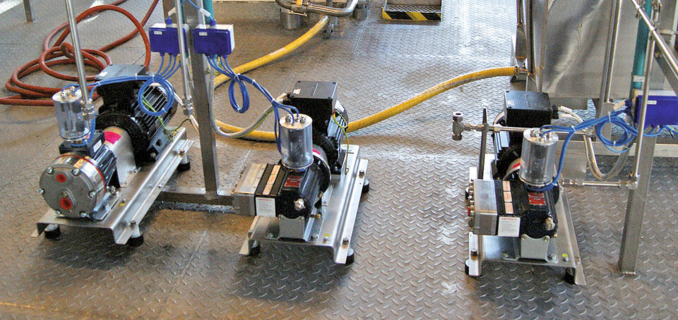 Hydra-Cell G10 and G03 pumps as used in a typical Separlab system. Hydra-Cell G10 and G03 pumps as used in a typical Separlab system.
