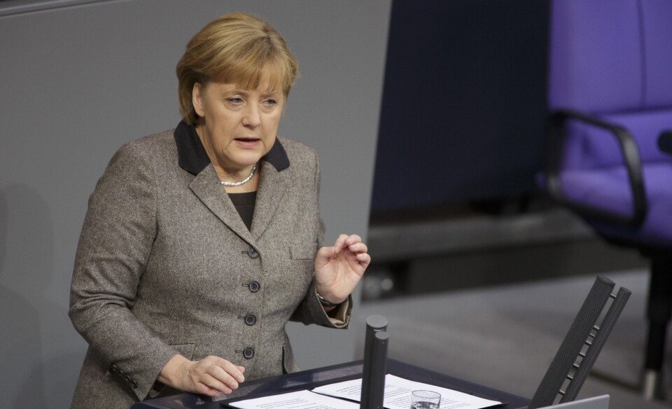 Nicht nur die Kanzlerin, sondern alle Politiker haben die Aufgabe, Sicherheit und Menschenwürde in Neuland unter einen Hut zu bekommen. Nicht nur die Kanzlerin, sondern alle Politiker haben die Aufgabe, Sicherheit und Menschenwürde in Neuland unter einen Hut zu bekommen.