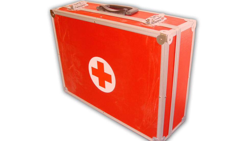 In eine Rettungsausrüstung für Rechenzentren, in denen der Strom ausfällt, gehört mehr als eine Anlage für die unterbrechungsfreie Stromversorgung. In eine Rettungsausrüstung für Rechenzentren, in denen der Strom ausfällt, gehört mehr als eine Anlage für die unterbrechungsfreie Stromversorgung.