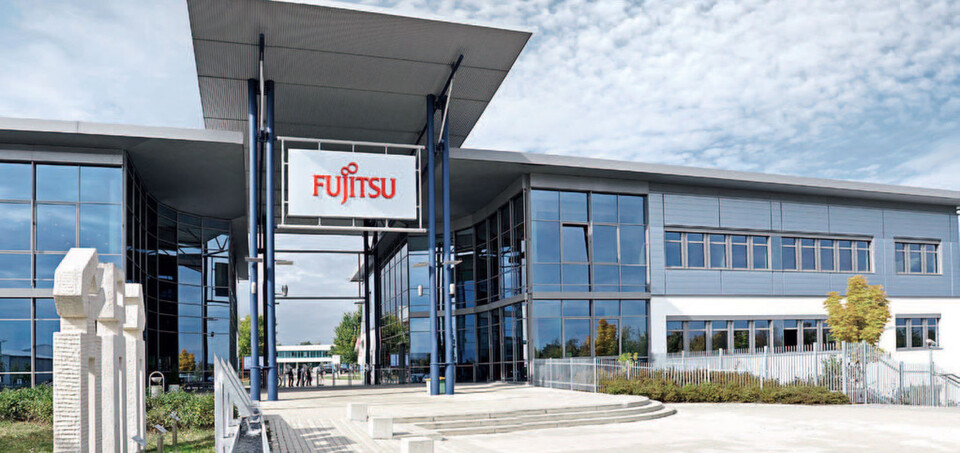 Angeschlossen an das Fujitsu-Werk in Augsburg ist ein konsolidiertes Rechenzentrum. Angeschlossen an das Fujitsu-Werk in Augsburg ist ein konsolidiertes Rechenzentrum.