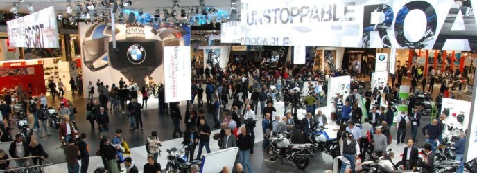 Nicht nur am BMW-Stand herrschte auf der EICMA in Mailand großes Gedränge. Nicht nur am BMW-Stand herrschte auf der EICMA in Mailand großes Gedränge.