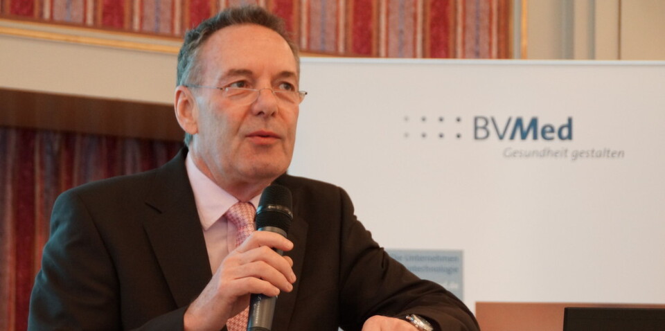 Auf der BVMed-Konferenz zum Medizinprodukterecht in Bonn ist deutlich geworden, dass Zulassungsstellen und Hersteller werden europaweit einheitlich und besser überwacht werden. Nach Ansicht von BVMed-Geschäftsführer und Vorstandsmitglied Joachim M. Schmitt ist der europäische Medizinprodukte-Rechtsrahmen in Deutschland mustergültig umgesetzt worden Auf der BVMed-Konferenz zum Medizinprodukterecht in Bonn ist deutlich geworden, dass Zulassungsstellen und Hersteller werden europaweit einheitlich und besser überwacht werden. Nach Ansicht von BVMed-Geschäftsführer und Vorstandsmitglied Joachim M. Schmitt ist der europäische Medizinprodukte-Rechtsrahmen in Deutschland mustergültig umgesetzt worden
