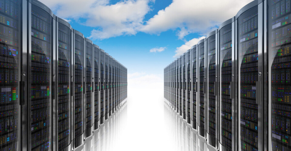 Um Cloud-Speicher sicher im Unternehmen nutzen zu können, muss man bestehende Sicherheitssysteme mit Cloud-fähigen Lösungen für Anwender, Daten, mobile Devices und privilegierte Benutzer verbinden. Um Cloud-Speicher sicher im Unternehmen nutzen zu können, muss man bestehende Sicherheitssysteme mit Cloud-fähigen Lösungen für Anwender, Daten, mobile Devices und privilegierte Benutzer verbinden.