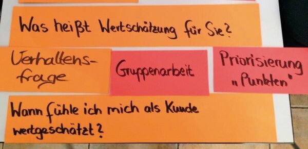 Es ist möglich, mit systemischer Moderation auf neue Gedanken zu kommen, die gleichzeitig eine hohe Praxistauglichkeit haben. Es ist möglich, mit systemischer Moderation auf neue Gedanken zu kommen, die gleichzeitig eine hohe Praxistauglichkeit haben.